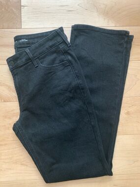 Old Navy Mid Rise Bootcut Jeans | Black 6P